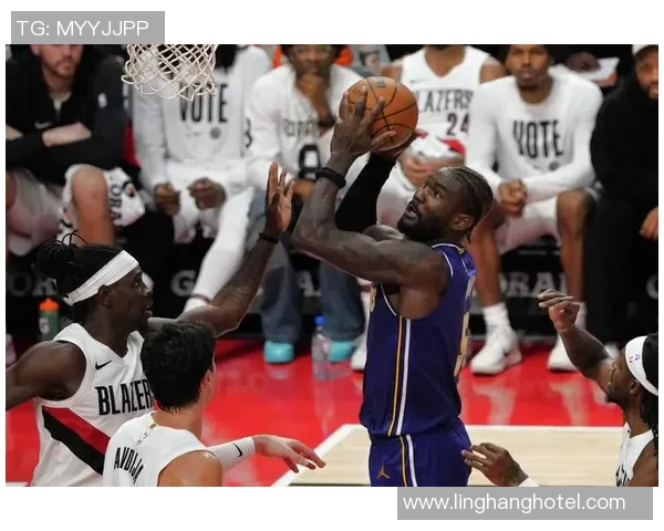 湖人大胜开拓者，詹皇独得30分